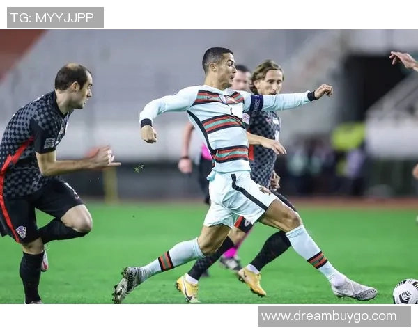 2018年全球足球明星财富排行榜揭晓谁是最富有的球员和他的收入来源分析